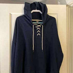 point star pull over size 3 x.  Navy blue
